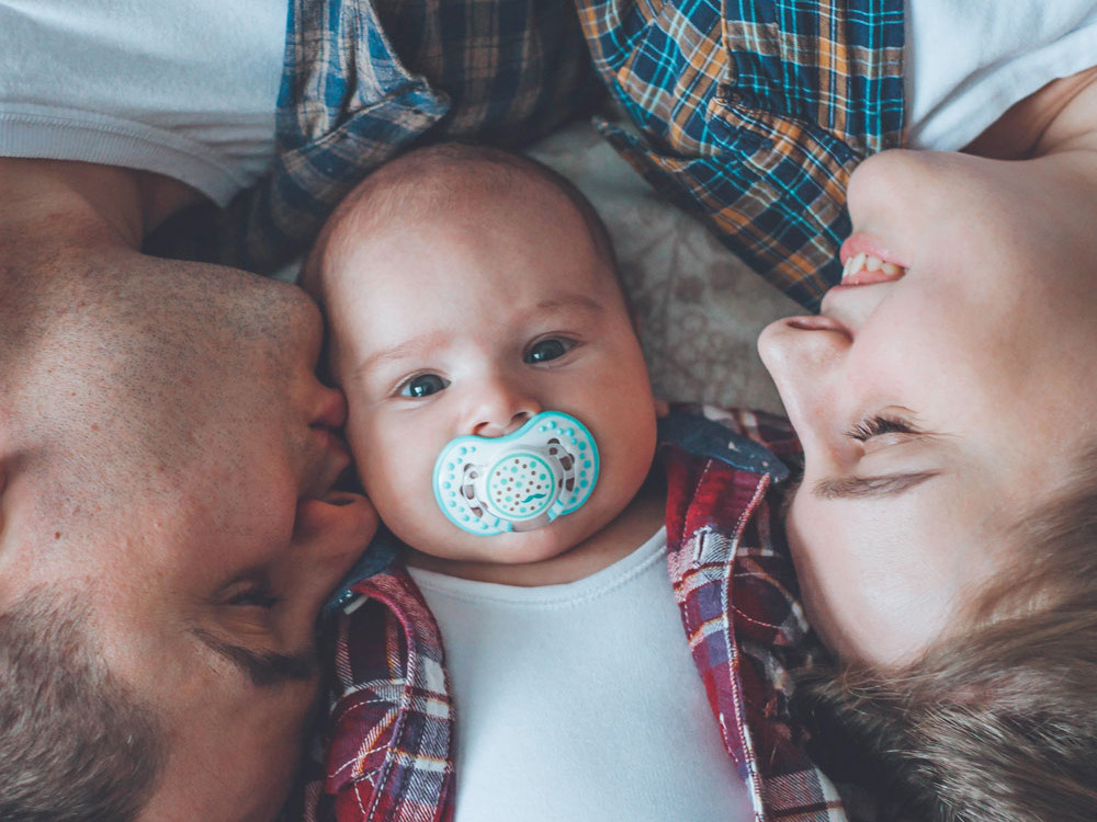 Cuándo el bebé reconoce a sus a padres