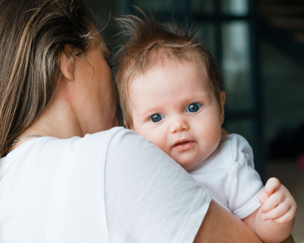 Cómo ayudar a mi bebé a expulsar las flemas? · Moltex Baby