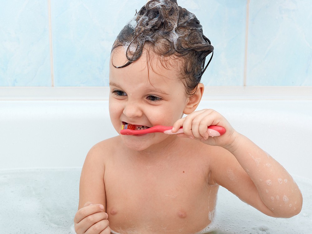 ¿Cómo tiene que ser el cepillo de dientes para bebés?