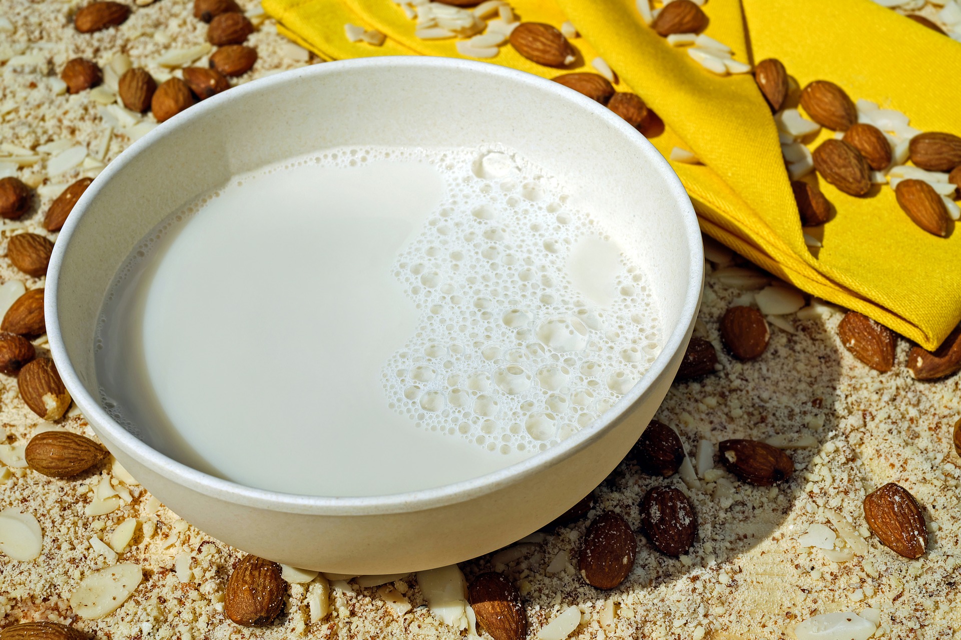 bowl_of_almond_milk