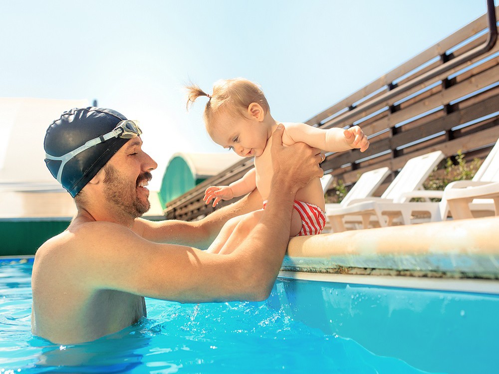 Estimulación del bebé en el agua