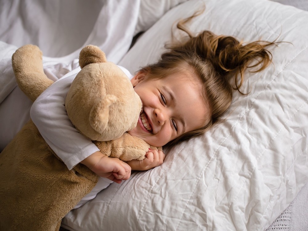 ¿Cuándo puede un bebé dormir con almohada?